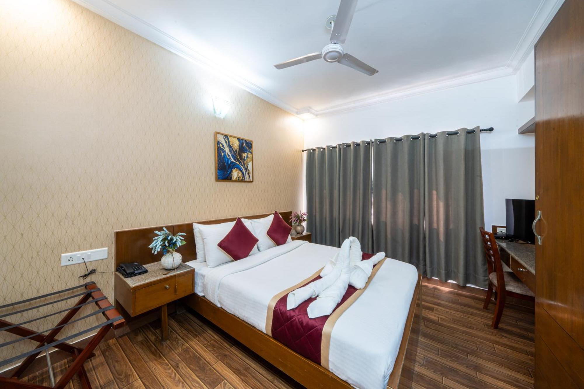 Lords Midtown Suites Bangalore Exterior photo