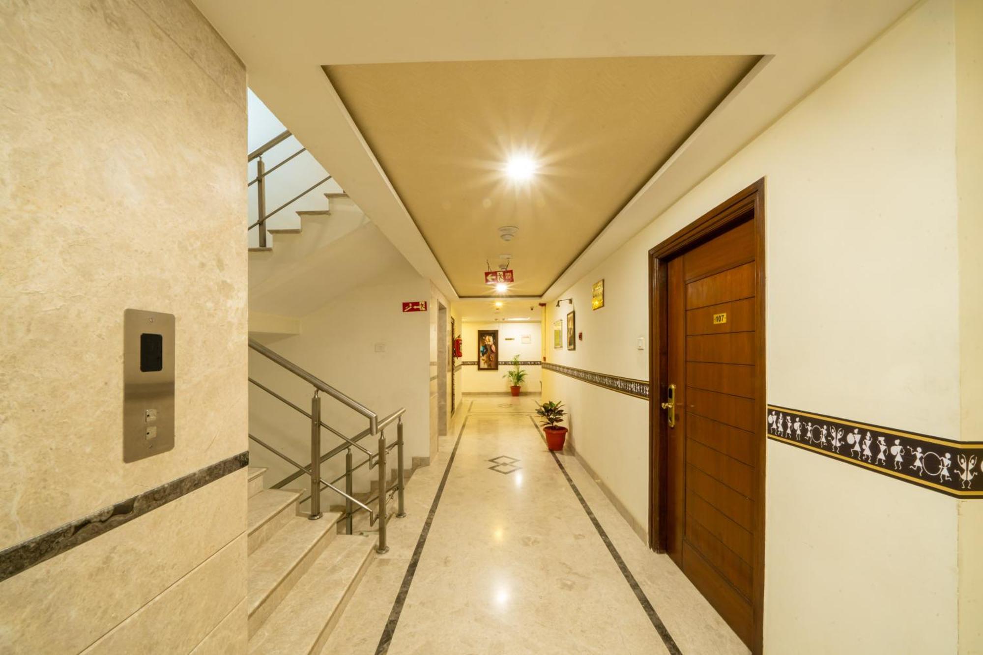 Lords Midtown Suites Bangalore Exterior photo