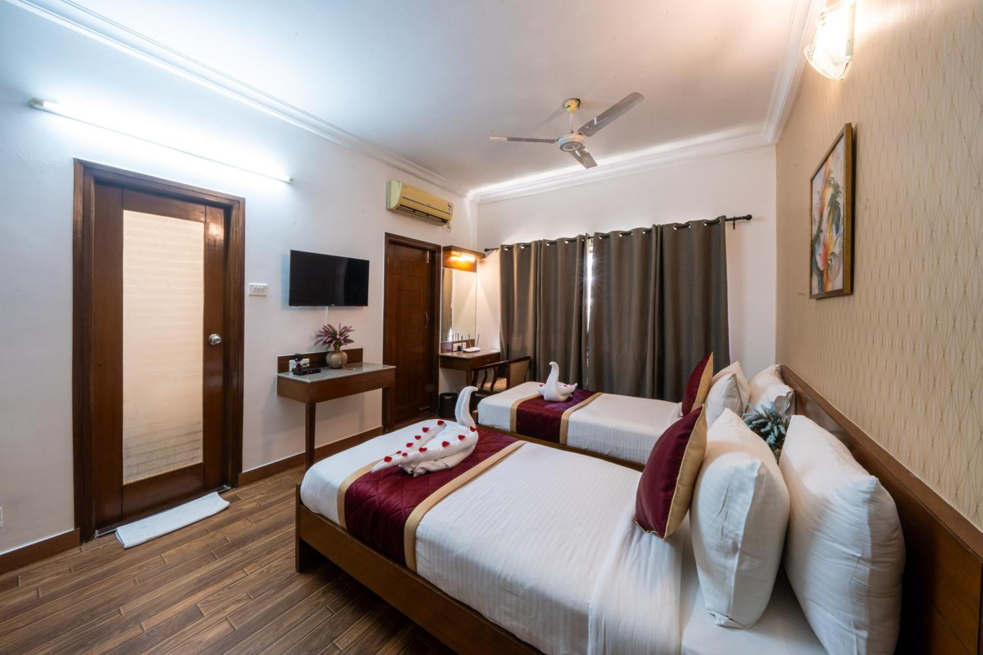 Lords Midtown Suites Bangalore Exterior photo