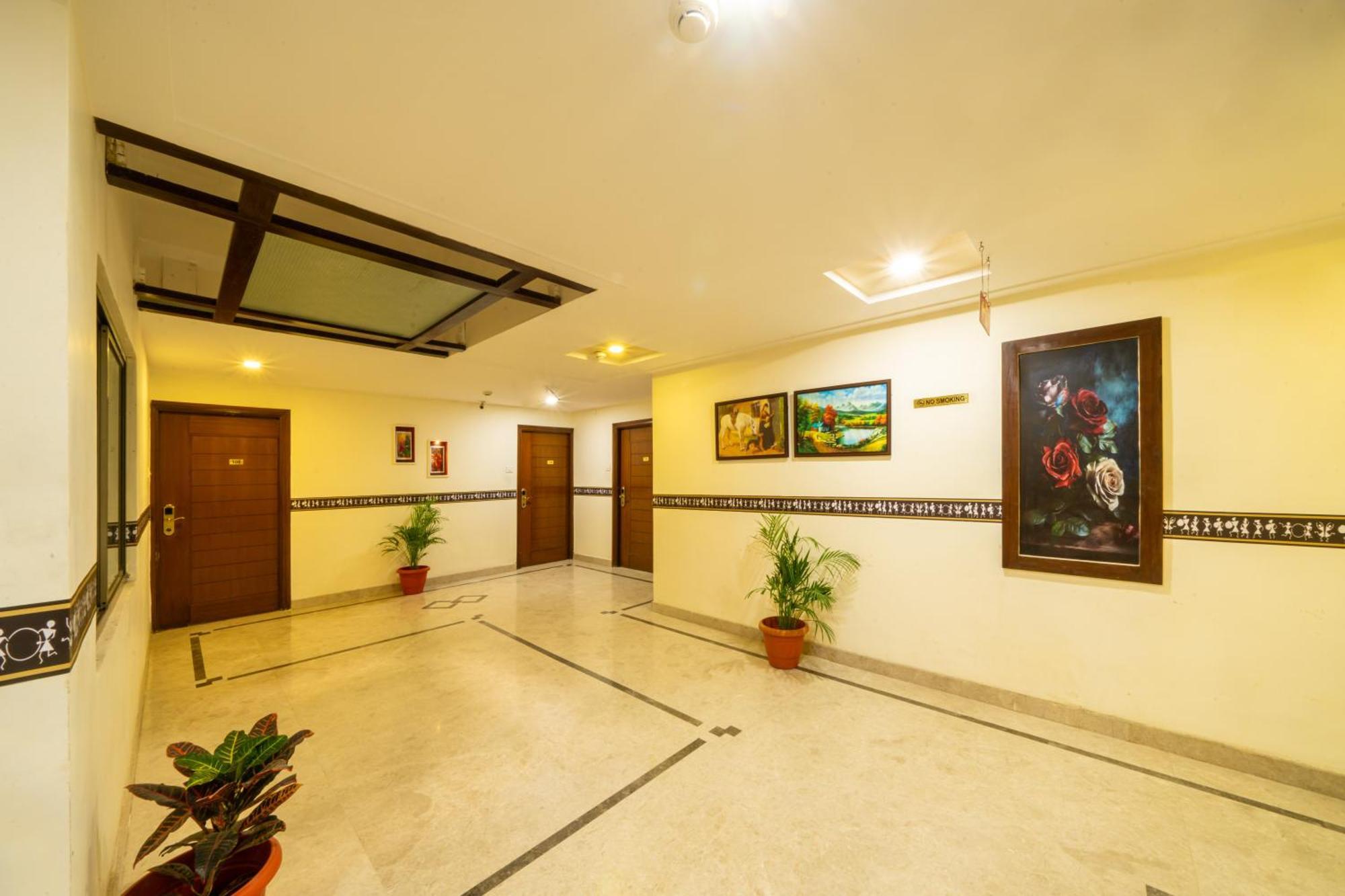 Lords Midtown Suites Bangalore Exterior photo