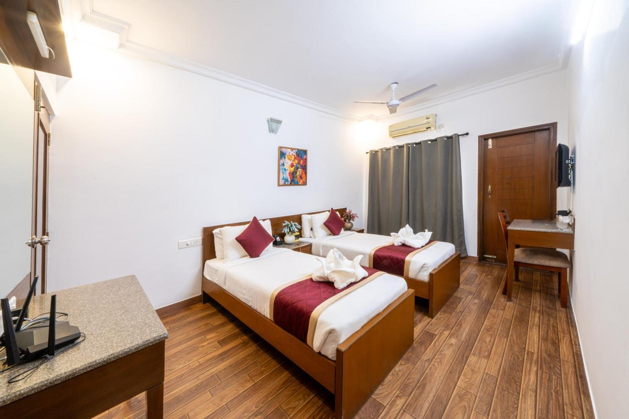 Lords Midtown Suites Bangalore Exterior photo