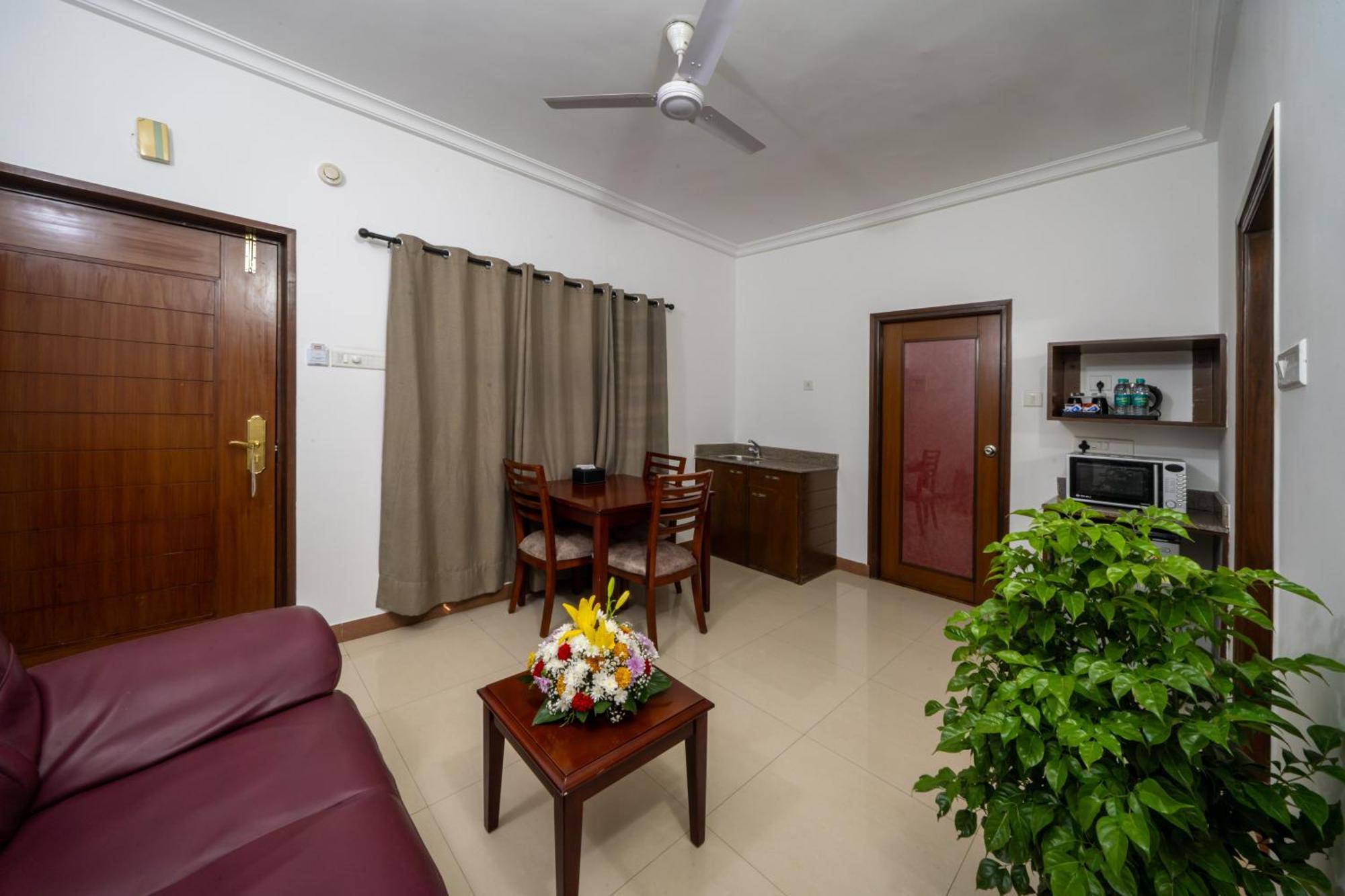 Lords Midtown Suites Bangalore Exterior photo