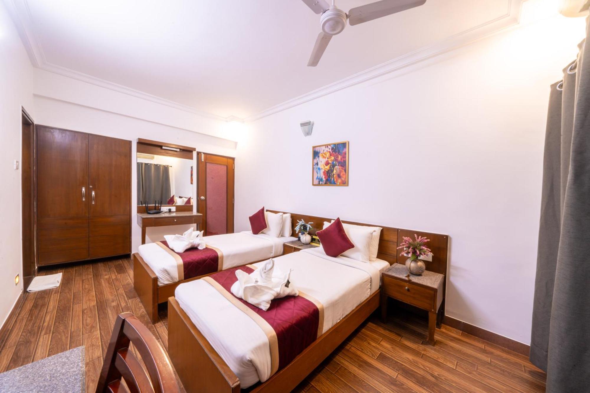 Lords Midtown Suites Bangalore Exterior photo