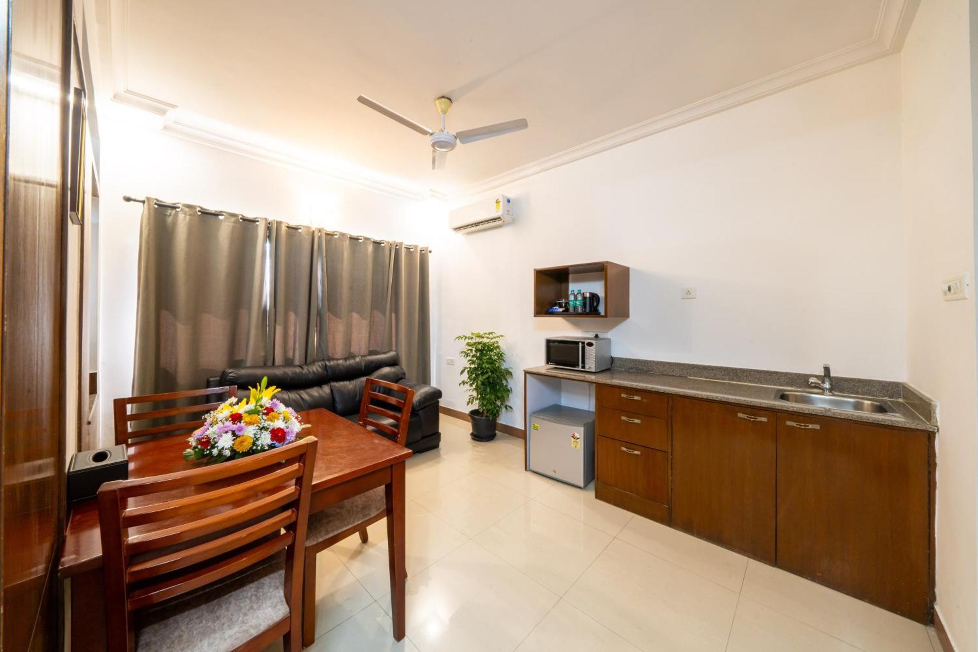 Lords Midtown Suites Bangalore Exterior photo