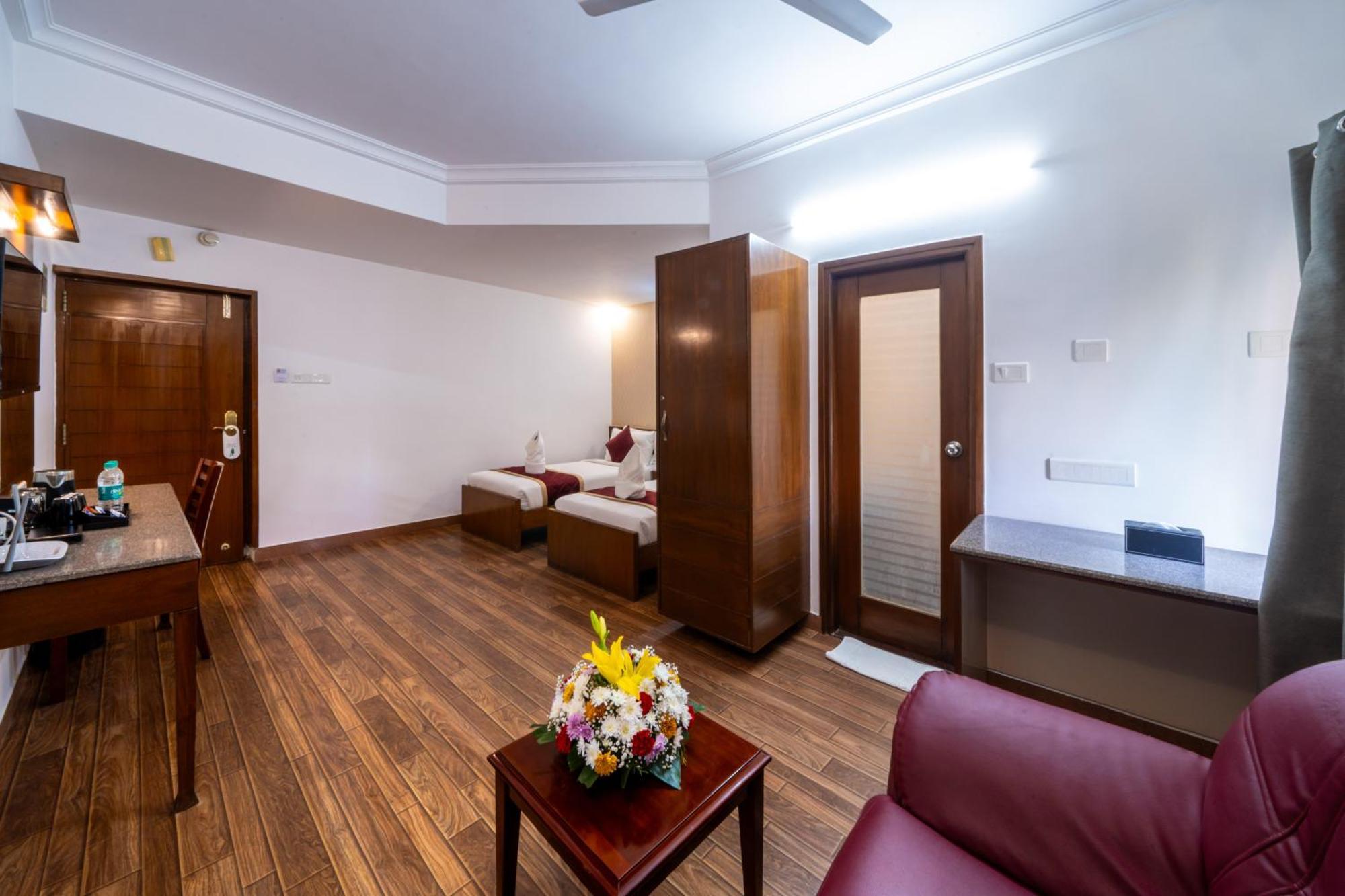 Lords Midtown Suites Bangalore Exterior photo